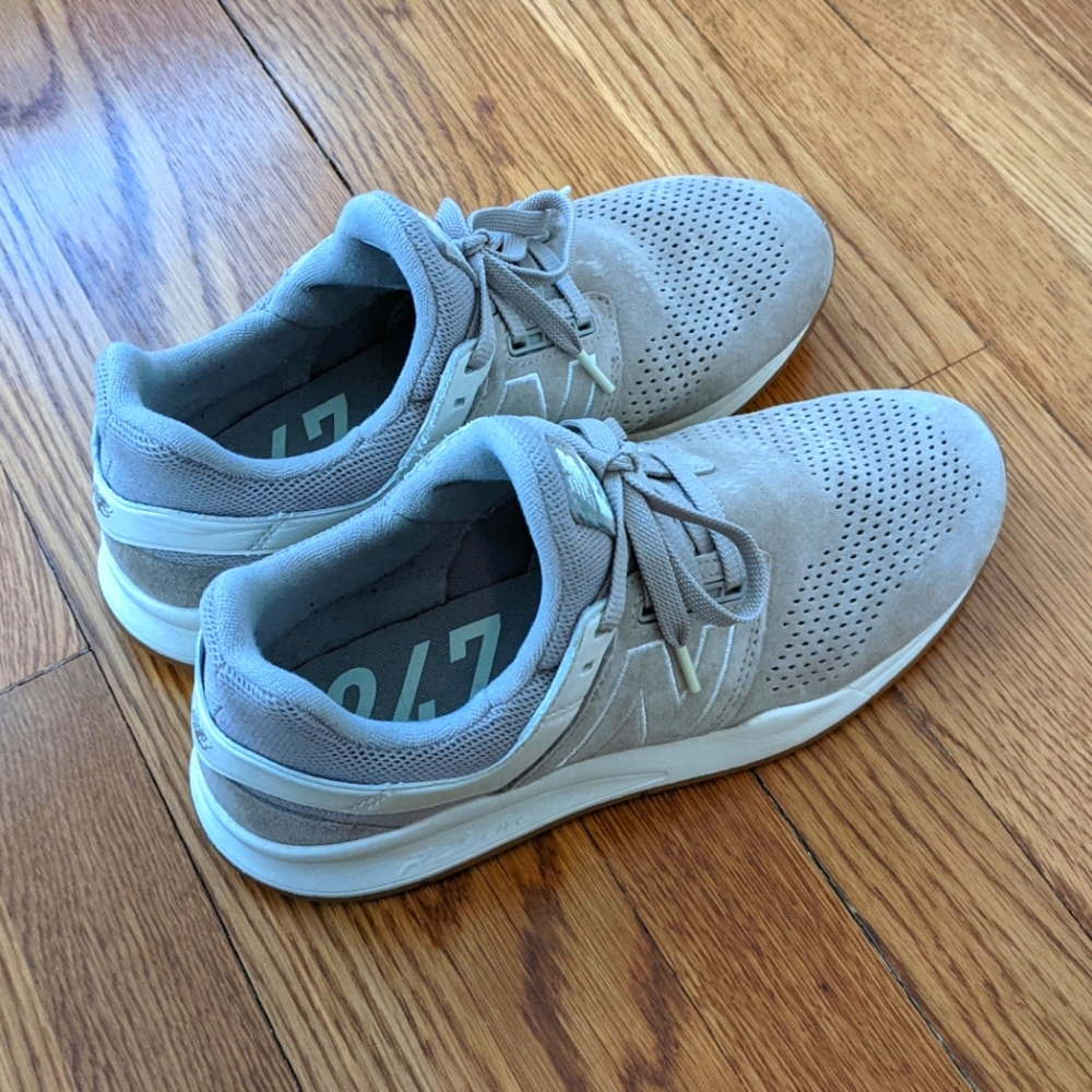 DONATING SOON EUC New Balance Sneakers